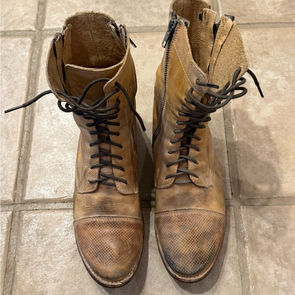 Women’s Bed-Stu Tan Leather Lace-Up Boots